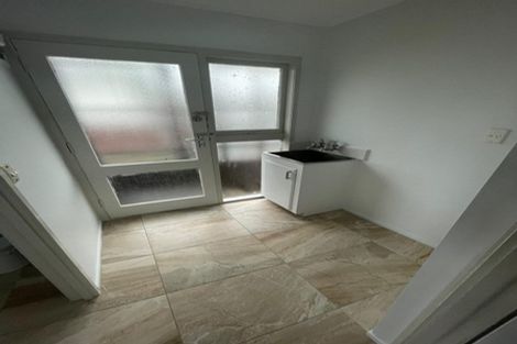 Photo of property in 2/109 Pigeon Mountain Road, Half Moon Bay, Auckland, 2012