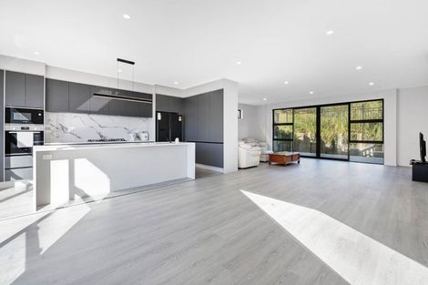 Photo of property in 4 Pleasant Way, Matakatia, Whangaparaoa, 0930