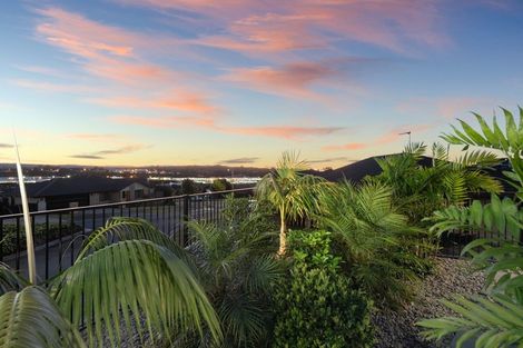 Photo of property in 3 Carex Close, Pyes Pa, Tauranga, 3112