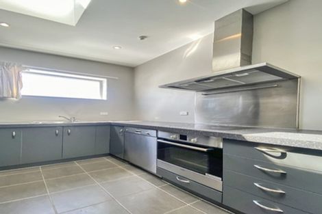 Photo of property in 5/35 Home Street, Mount Victoria, Wellington, 6011