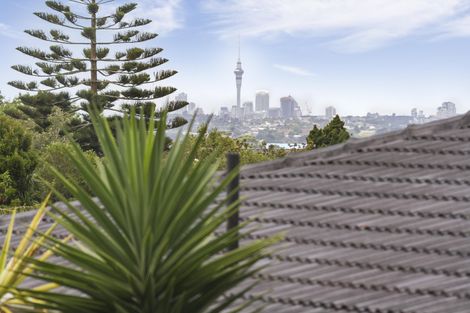 Photo of property in 41 Hepburn Road, Glendene, Auckland, 0602