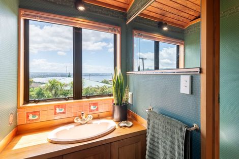 Photo of property in 49 Grand Vue Road, Kawaha Point, Rotorua, 3010