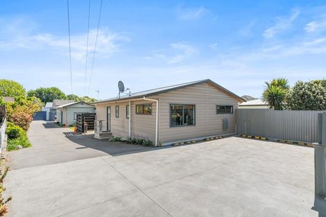 Photo of property in 64 Cuffs Road, Wainoni, Christchurch, 8061