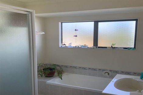 Photo of property in 78c Hyland Place, Waiuku, 2681