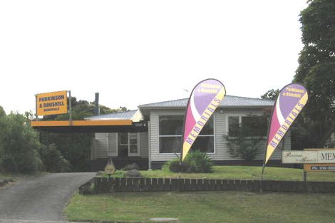 Photo of property in 4153 Great North Road, Glen Eden, Auckland, 0602