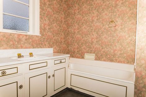 Photo of property in 97 Guy Street, Dannevirke, 4930