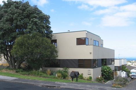 Photo of property in 1/19 Seaview Road, Castor Bay, Auckland, 0620