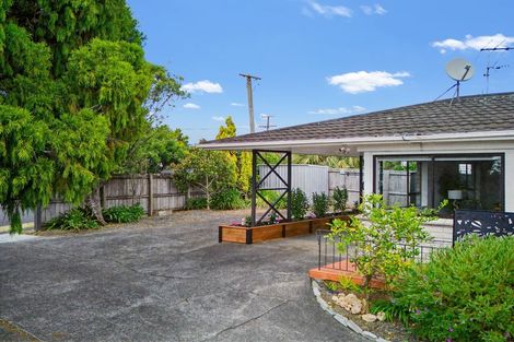 Photo of property in 1 Pleasant Road, Glen Eden, Auckland, 0602