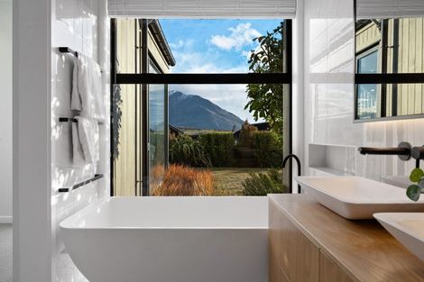 Photo of property in 1 Wanderer Lane, Jacks Point, Queenstown, 9371