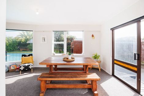 Photo of property in 98 Lethbridge Street, Feilding, 4702