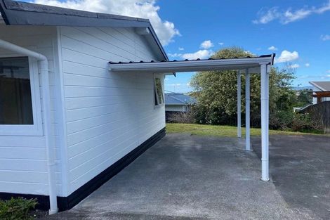 Photo of property in 41 Hobsonville Road, West Harbour, Auckland, 0618