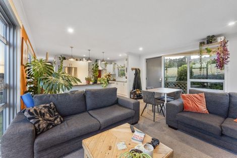 Photo of property in 22 Arahiwi Grove, Tirohanga, Lower Hutt, 5010