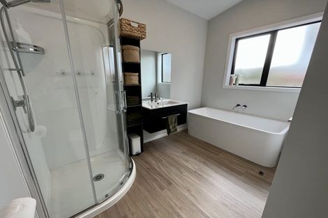 Photo of property in 21d Margaret Road, Raumati Beach, Paraparaumu, 5032