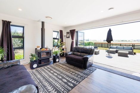 Photo of property in 14 George Street, Bulls, 4818