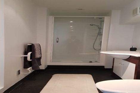 Photo of property in Stadium Garden Flats, 107/107 Thorndon Quay, Pipitea, Wellington, 6011