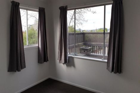 Photo of property in 9 Tracey Terrace, Te Atatu South, Auckland, 0602