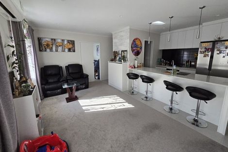 Photo of property in 15 Raki Street, Pukekohe, 2120