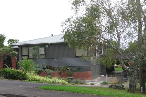 Photo of property in 12 Deane Avenue, Titirangi, Auckland, 0604