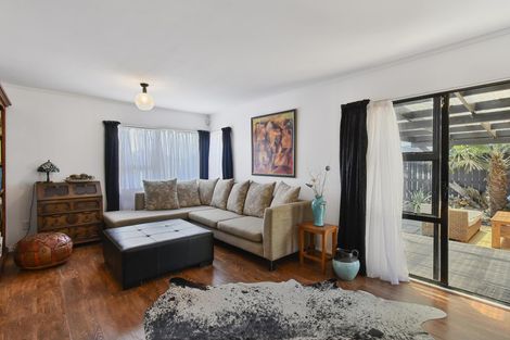 Photo of property in 1/8 Kimdale Place, Totara Heights, Auckland, 2105