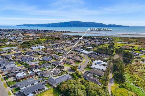 Photo of property in 18 Petrel Close, Paraparaumu Beach, Paraparaumu, 5032