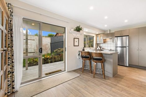 Photo of property in 14 Evelyn Road, Cockle Bay, Auckland, 2014