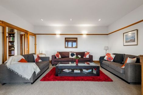 Photo of property in 140 Hackthorne Road, Cashmere, Christchurch, 8022