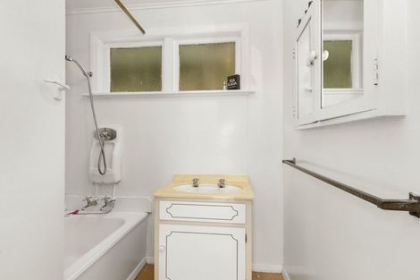 Photo of property in 20 Manor Drive, Stokes Valley, Lower Hutt, 5019