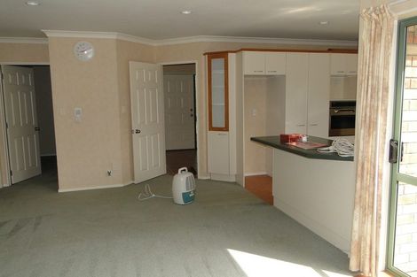 Photo of property in 8 Attymon Lane, East Tamaki, Auckland, 2016