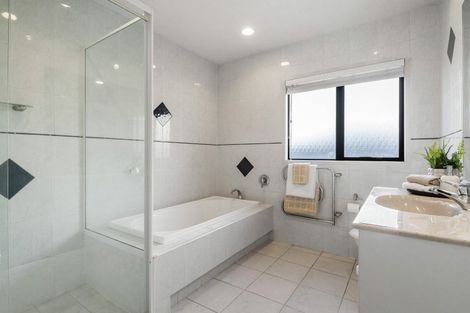 Photo of property in 10 Derby Downs Place, Ellerslie, Auckland, 1051