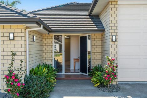 Photo of property in 143 Oriental Parade, Papamoa Beach, Papamoa, 3118