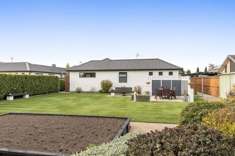 Photo of property in 37 Little Oaks Drive, Yaldhurst, Christchurch, 8042