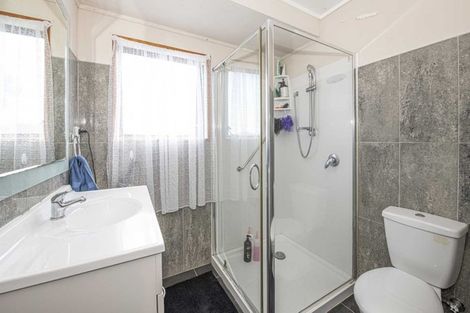 Photo of property in 33 Everglade Drive, Goodwood Heights, Auckland, 2105