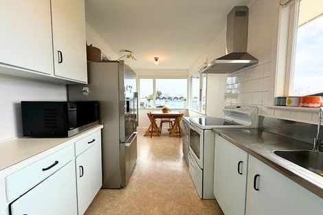 Photo of property in 5a Waipani Road, Te Atatu Peninsula, Auckland, 0610