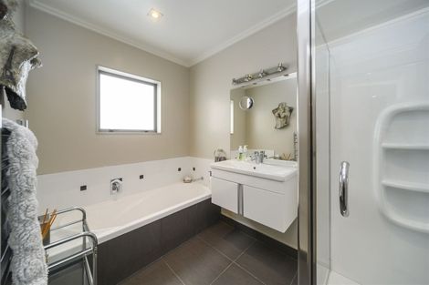 Photo of property in 25 Rosalie Terrace, Kelvin Grove, Palmerston North, 4414