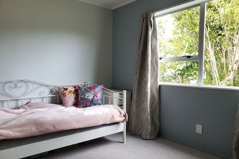 Photo of property in 13 Moonstone Grove, Birchville, Upper Hutt, 5018