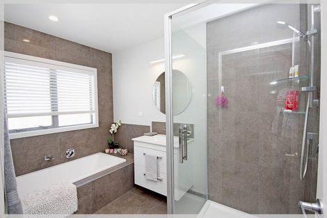 Photo of property in 10 Story Street, Foxton Beach, Foxton, 4815