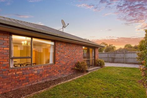 Photo of property in 1/18 Winters Road, Redwood, Christchurch, 8051