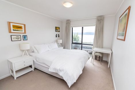 Photo of property in 123 Marine Parade, Seatoun, Wellington, 6022