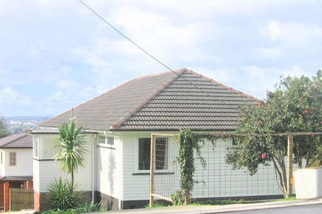 Photo of property in 23 Te Atatu Road, Te Atatu South, Auckland, 0610