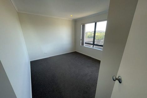 Photo of property in 102 Nautilus Drive, Gulf Harbour, Whangaparaoa, 0930