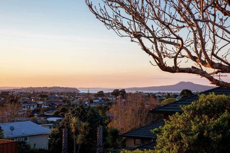 Photo of property in 24 Gills Road, Bucklands Beach, Auckland, 2014