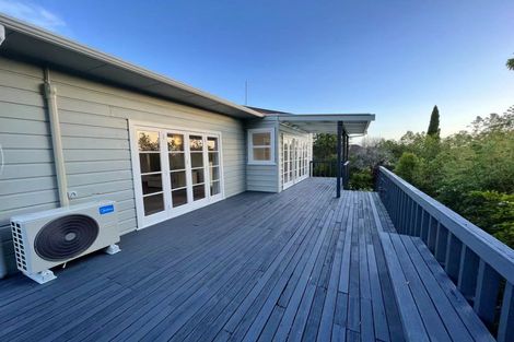 Photo of property in 16 Richards Avenue, Forrest Hill, Auckland, 0620