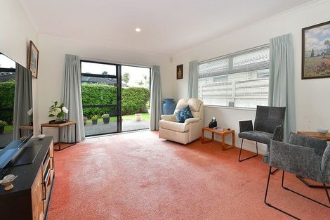 Photo of property in 12 Francis Skinner Place, Orewa, 0931