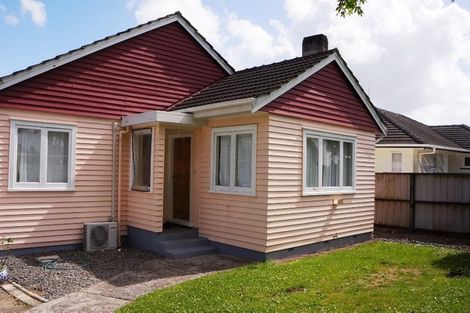 Photo of property in 25 Collins Road, Melville, Hamilton, 3206