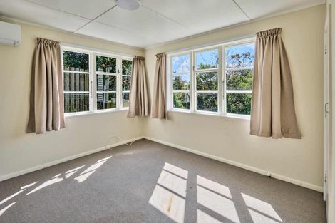 Photo of property in 12 Bromley View, Ranui, Porirua, 5024