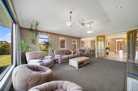 Photo of property in 15 Kaipara Road, Papakura, 2582