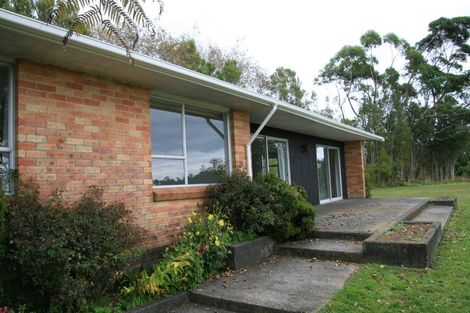 Photo of property in 556 Mangorei Road, Mangorei, New Plymouth, 4371