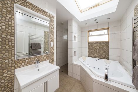 Photo of property in 23 Buick Crescent, Awapuni, Palmerston North, 4412