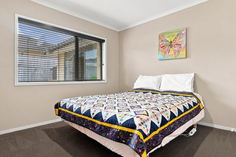 Photo of property in 2 Flavell Drive, Orewa, 0931