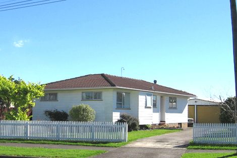 Photo of property in 58 Hutchinsons Road, Bucklands Beach, Auckland, 2014
